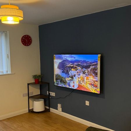 The Vogue Stay, 3 Bedrooms, 2 Bathrooms, Ideal For Jr & Oxford Hospitals, Free Carpark, Conveniently Located For Ring Road Access, 2 Miles From Oxford City Centre Easy Car & Bus Route المظهر الخارجي الصورة