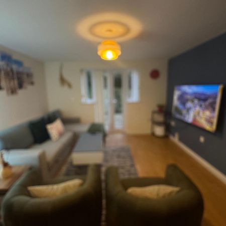 The Vogue Stay, 3 Bedrooms, 2 Bathrooms, Ideal For Jr & Oxford Hospitals, Free Carpark, Conveniently Located For Ring Road Access, 2 Miles From Oxford City Centre Easy Car & Bus Route المظهر الخارجي الصورة