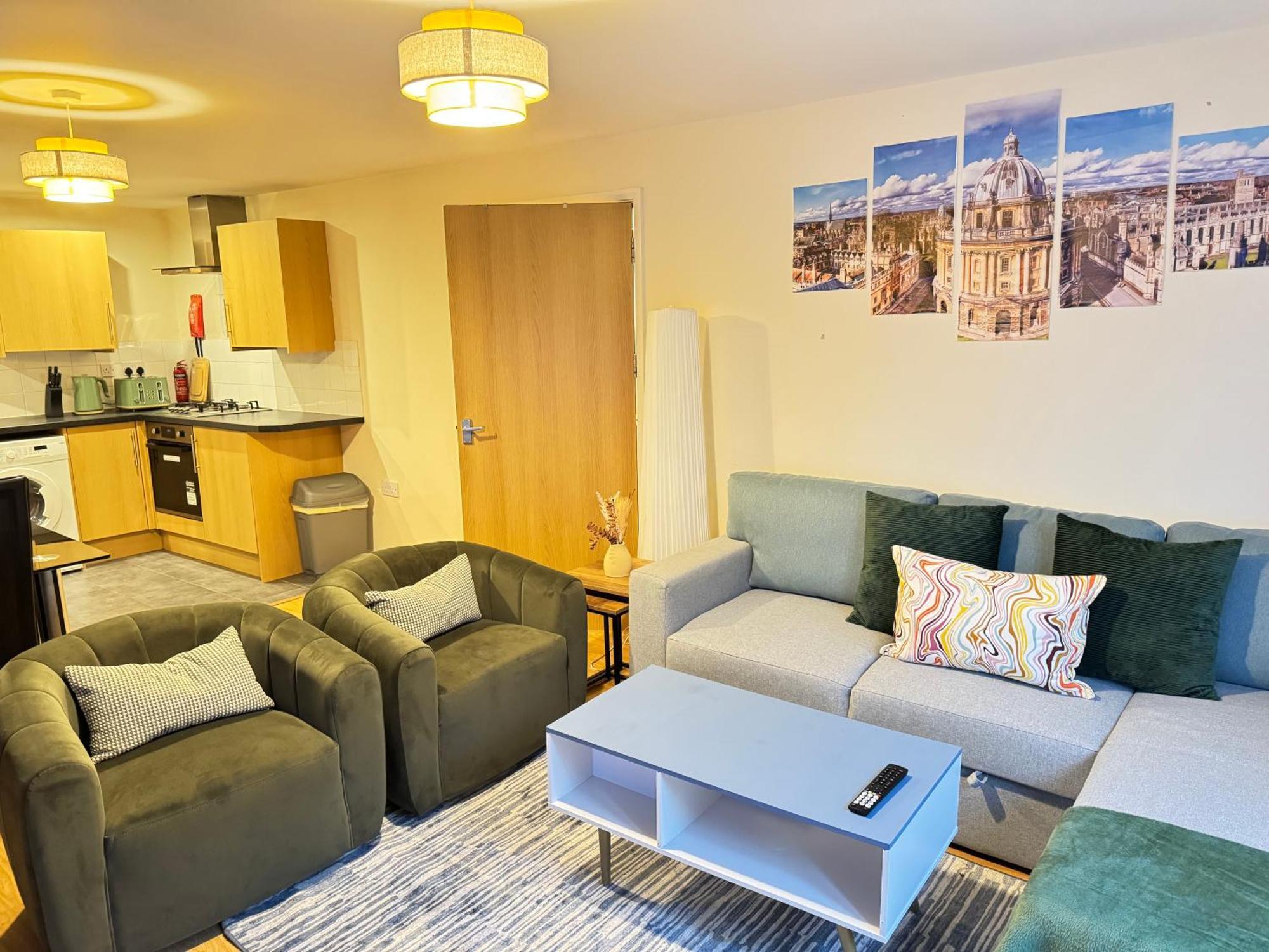 The Vogue Stay, 3 Bedrooms, 2 Bathrooms, Ideal For Jr & Oxford Hospitals, Free Carpark, Conveniently Located For Ring Road Access, 2 Miles From Oxford City Centre Easy Car & Bus Route المظهر الخارجي الصورة