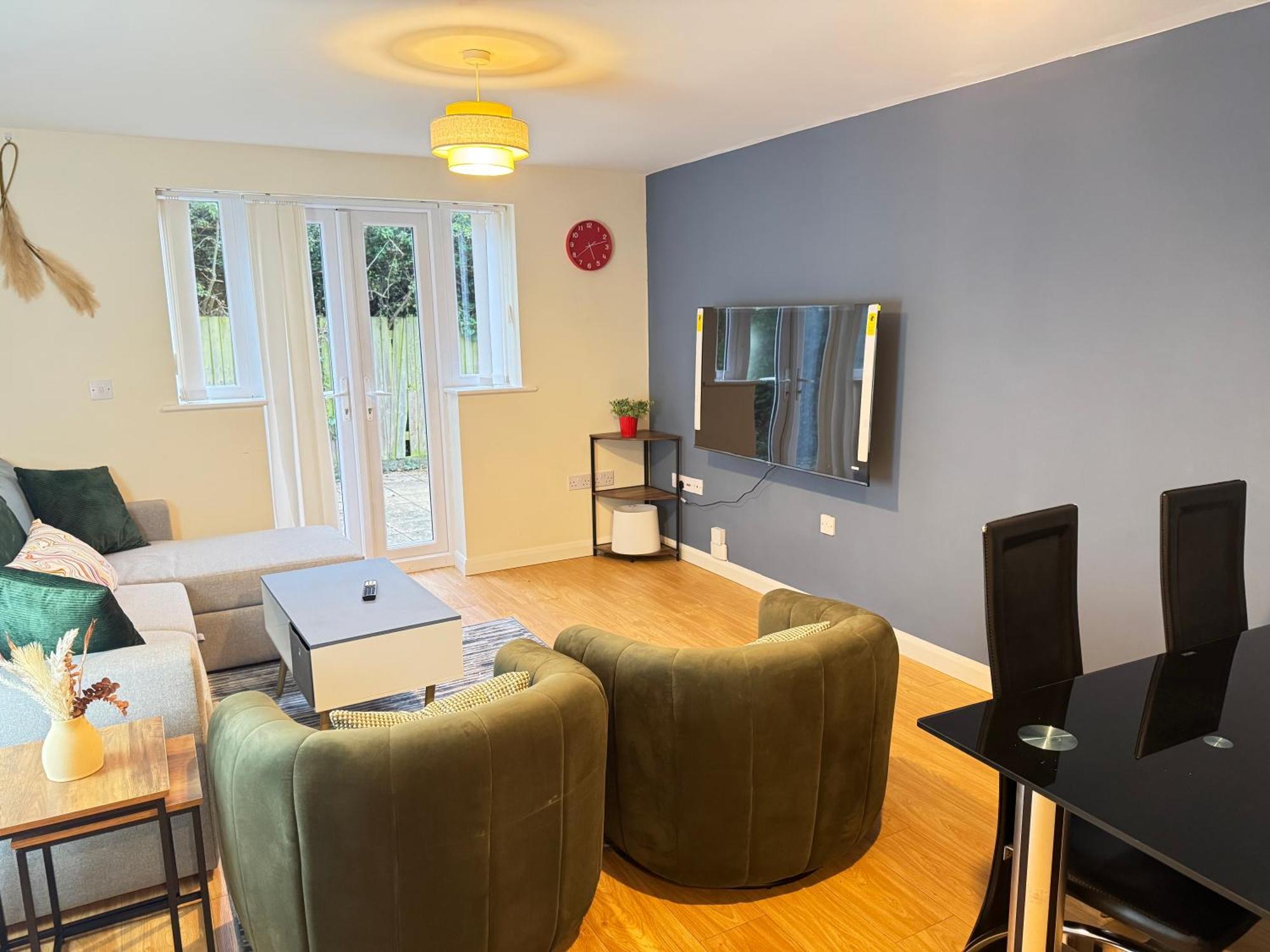 The Vogue Stay, 3 Bedrooms, 2 Bathrooms, Ideal For Jr & Oxford Hospitals, Free Carpark, Conveniently Located For Ring Road Access, 2 Miles From Oxford City Centre Easy Car & Bus Route المظهر الخارجي الصورة