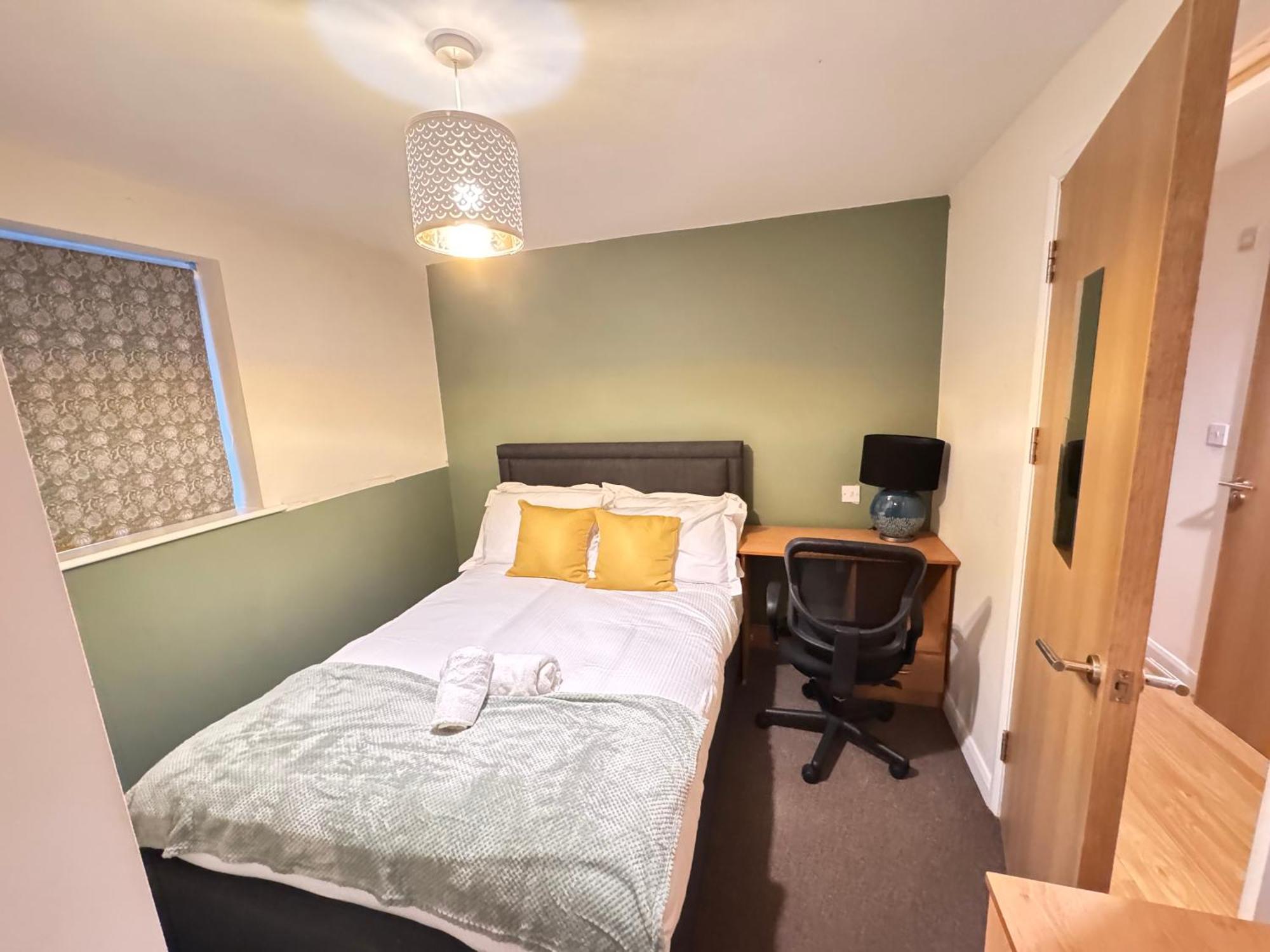 The Vogue Stay, 3 Bedrooms, 2 Bathrooms, Ideal For Jr & Oxford Hospitals, Free Carpark, Conveniently Located For Ring Road Access, 2 Miles From Oxford City Centre Easy Car & Bus Route المظهر الخارجي الصورة