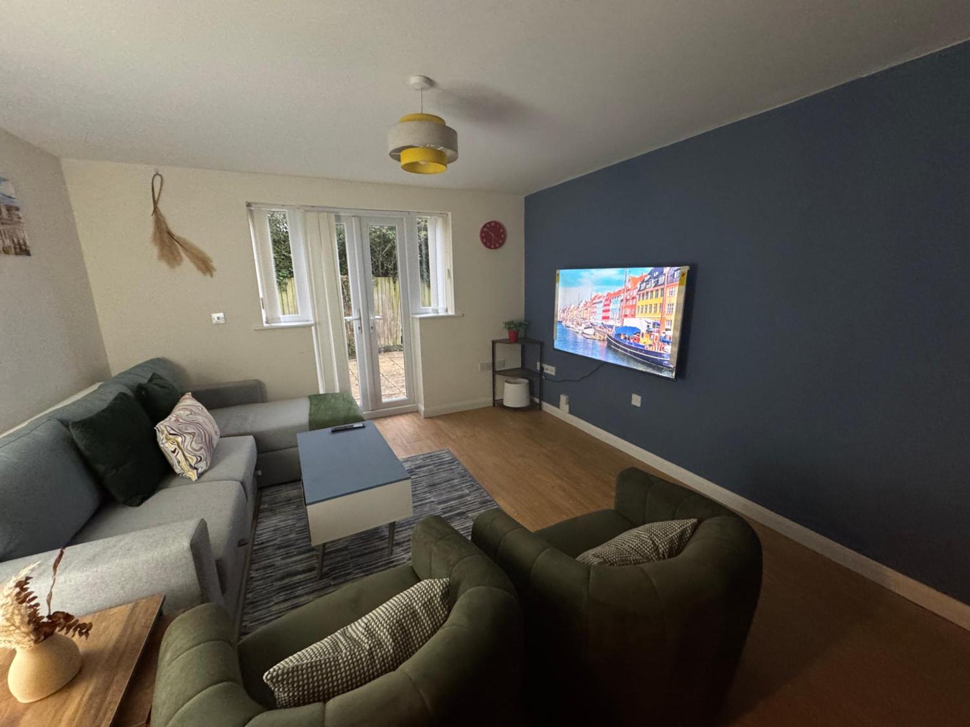 The Vogue Stay, 3 Bedrooms, 2 Bathrooms, Ideal For Jr & Oxford Hospitals, Free Carpark, Conveniently Located For Ring Road Access, 2 Miles From Oxford City Centre Easy Car & Bus Route المظهر الخارجي الصورة