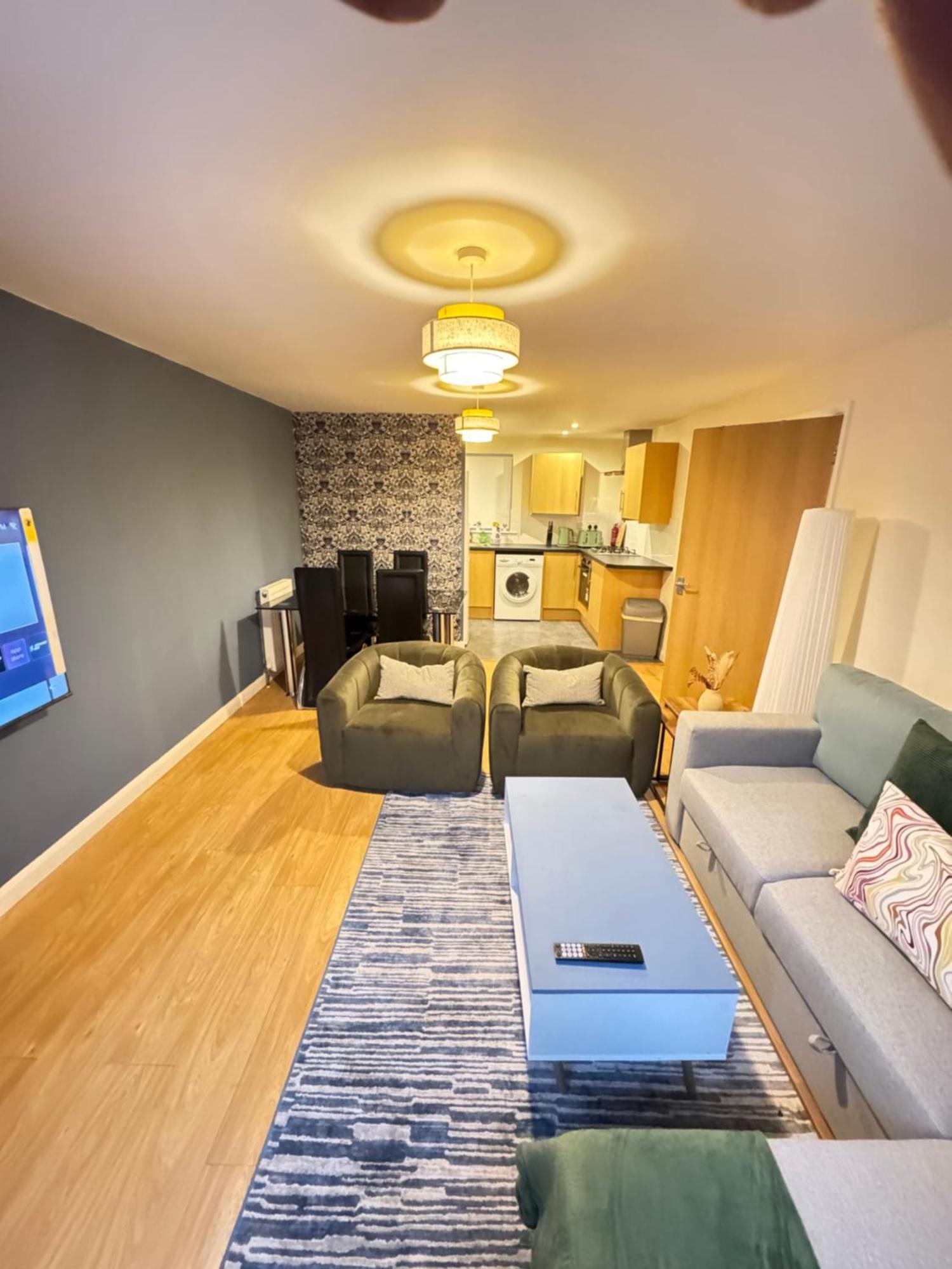 The Vogue Stay, 3 Bedrooms, 2 Bathrooms, Ideal For Jr & Oxford Hospitals, Free Carpark, Conveniently Located For Ring Road Access, 2 Miles From Oxford City Centre Easy Car & Bus Route المظهر الخارجي الصورة