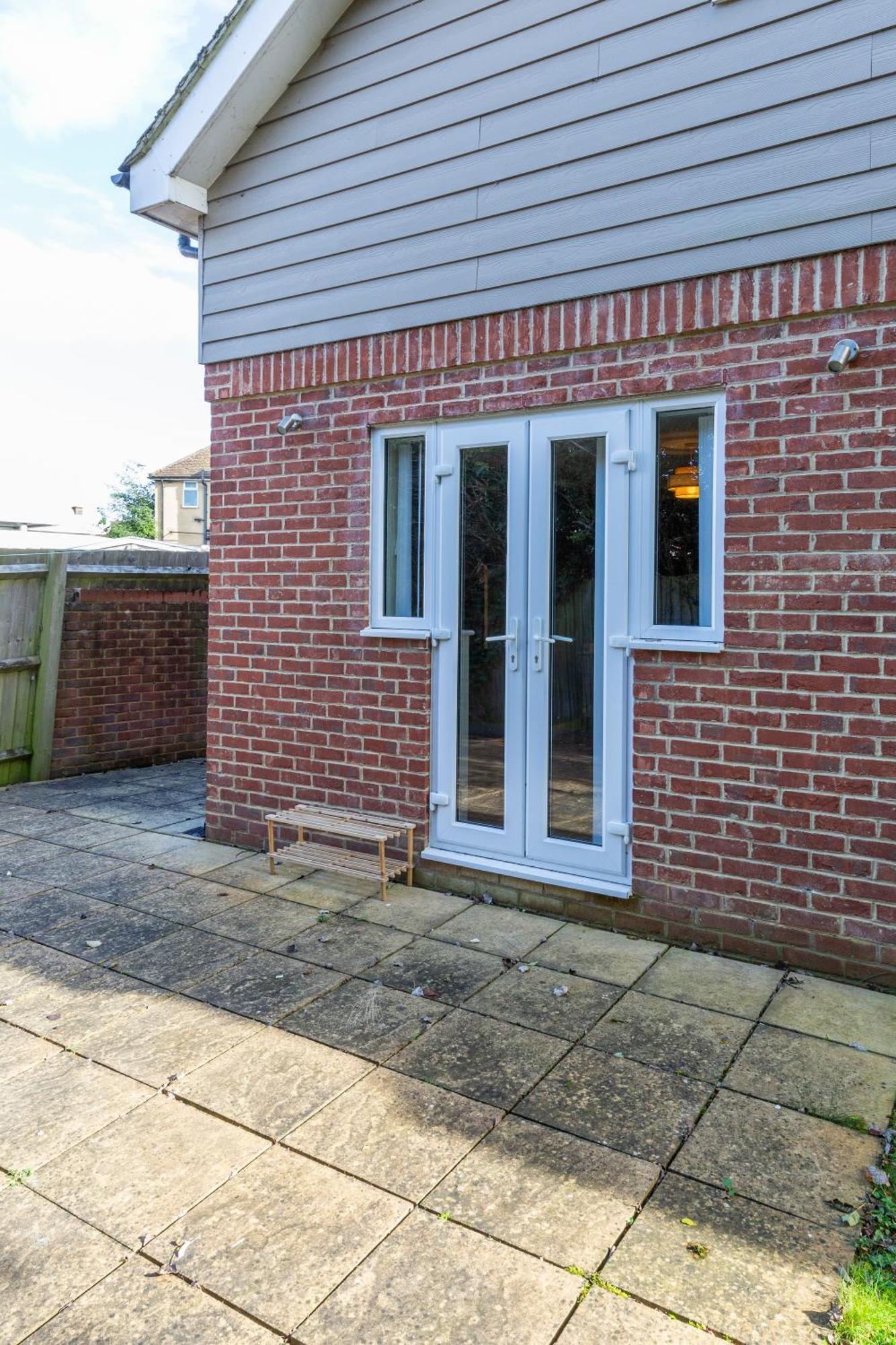The Vogue Stay, 3 Bedrooms, 2 Bathrooms, Ideal For Jr & Oxford Hospitals, Free Carpark, Conveniently Located For Ring Road Access, 2 Miles From Oxford City Centre Easy Car & Bus Route المظهر الخارجي الصورة