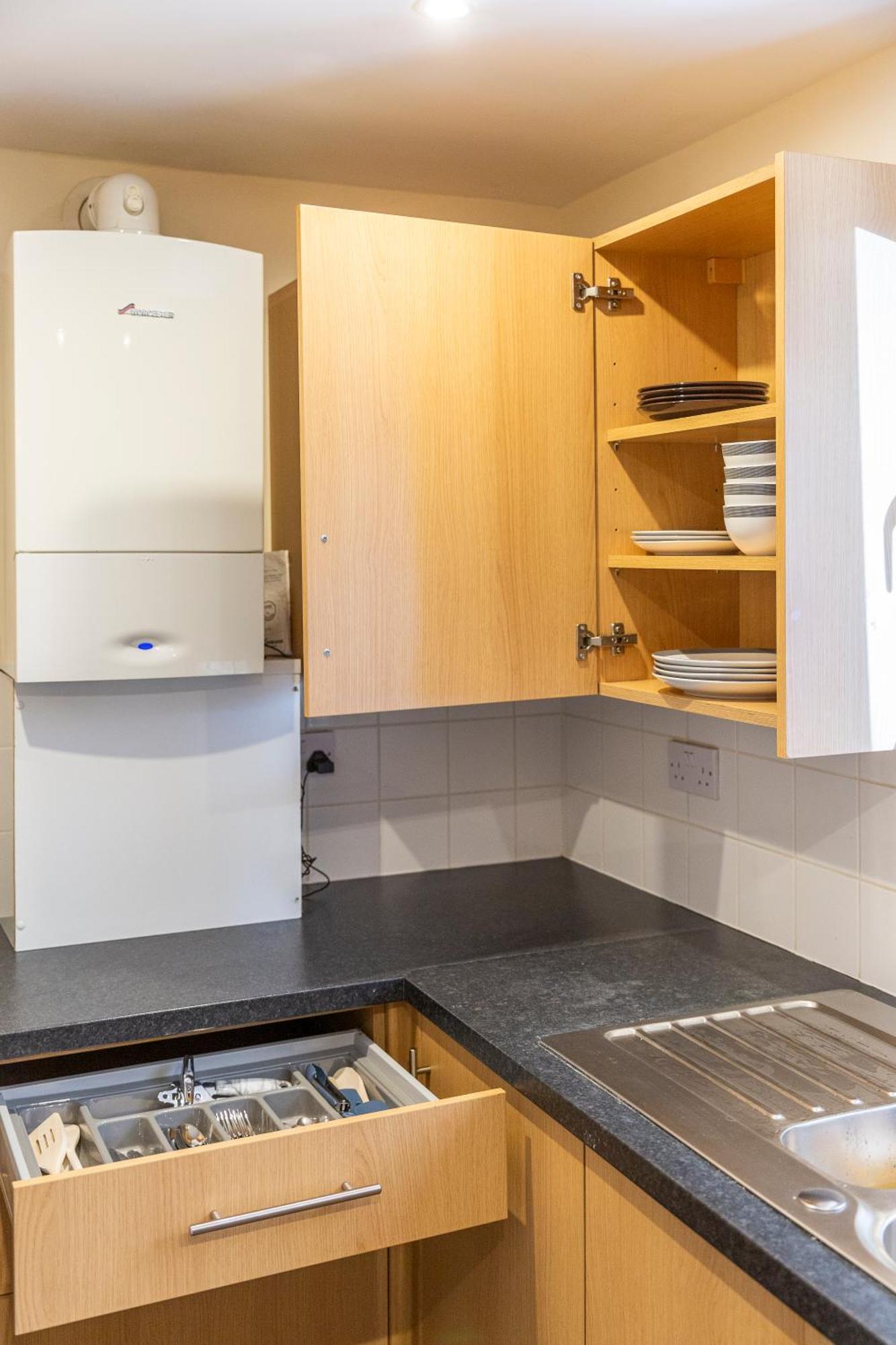 The Vogue Stay, 3 Bedrooms, 2 Bathrooms, Ideal For Jr & Oxford Hospitals, Free Carpark, Conveniently Located For Ring Road Access, 2 Miles From Oxford City Centre Easy Car & Bus Route المظهر الخارجي الصورة