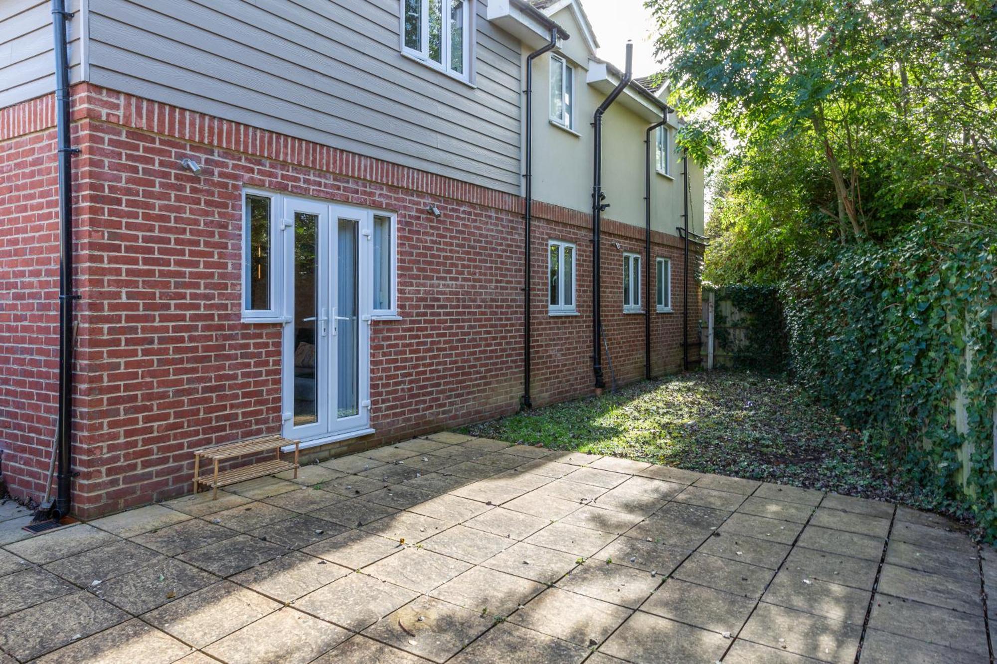 The Vogue Stay, 3 Bedrooms, 2 Bathrooms, Ideal For Jr & Oxford Hospitals, Free Carpark, Conveniently Located For Ring Road Access, 2 Miles From Oxford City Centre Easy Car & Bus Route المظهر الخارجي الصورة