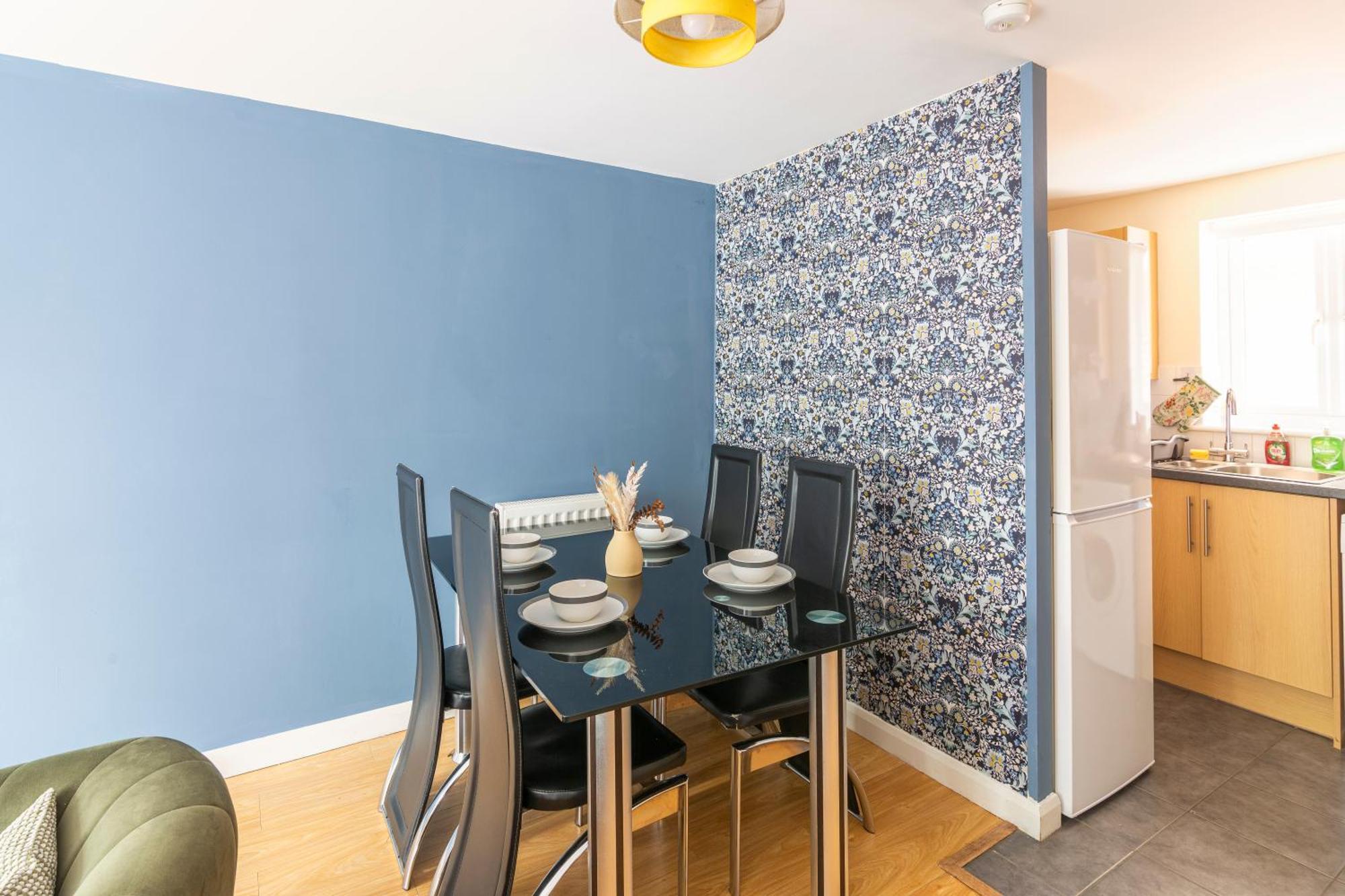 The Vogue Stay, 3 Bedrooms, 2 Bathrooms, Ideal For Jr & Oxford Hospitals, Free Carpark, Conveniently Located For Ring Road Access, 2 Miles From Oxford City Centre Easy Car & Bus Route المظهر الخارجي الصورة