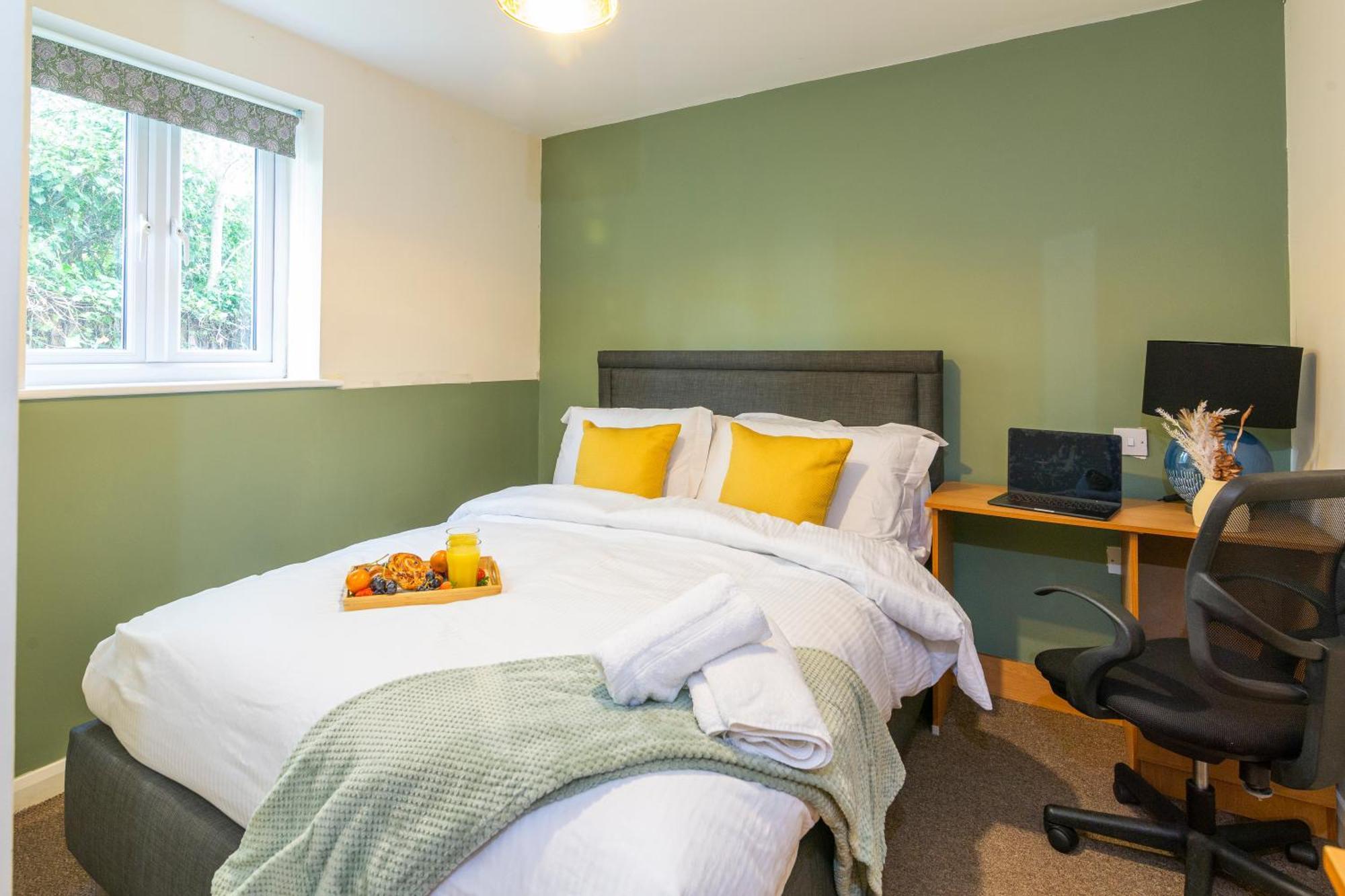 The Vogue Stay, 3 Bedrooms, 2 Bathrooms, Ideal For Jr & Oxford Hospitals, Free Carpark, Conveniently Located For Ring Road Access, 2 Miles From Oxford City Centre Easy Car & Bus Route المظهر الخارجي الصورة